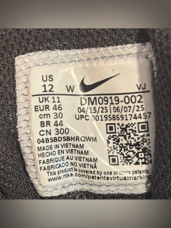 Nike Downshifter 12 4E Black/ Smoke Grey Men’ s 12 Brand New - Picture 2 of 10